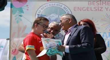 Başkan Büyükkılıç, karne dağıtım törenine katıldı