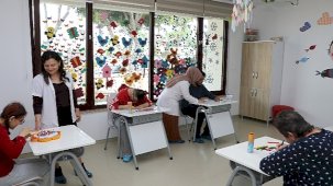 Depremzede özel bireyler Mola Evi'nde moral buluyor