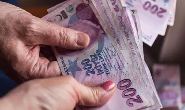 Çalışan emeklilere 5 bin TL Komisyon'da