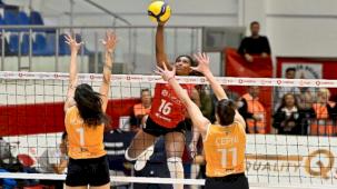 Muratpaşa'nın Sultanları PTT'yi mağlup etti