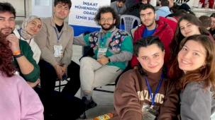 İzmirli gençler “fark edil-fark ettir” diyerek buluştu