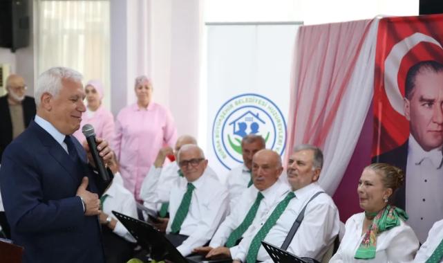 Bursa'da huzurevi korosuna Başkan Bozbey sesiyle renk kattı