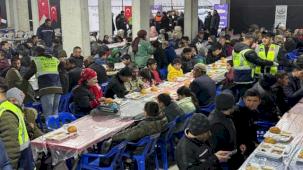 Mardin'de Ramazan bereketi iftar sofrasında paylaşıldı