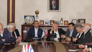 Suriye'deki katliamlara Adana'dan tepki
