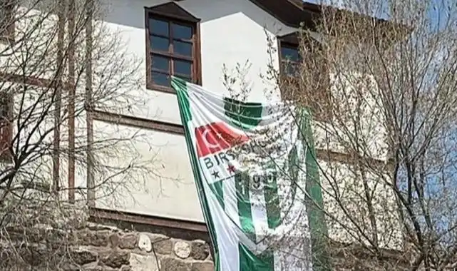 Bursaspor bayrağı Ankara Bursa Evi’nde