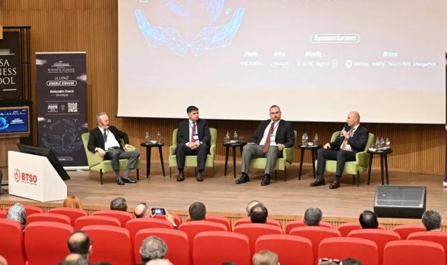 'Geleceğin Enerji Stratejisi' Uludağ Enerji Zirvesi'nde konuşuldu