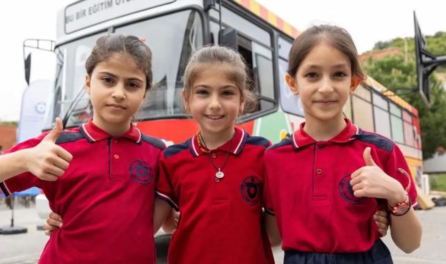 İzmir'de Dobidob ile çocuklara geri dönüşüm bilinci