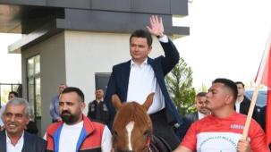 Bursa Osmangazi’de geleneksel rahvan at koşusu coşkusu