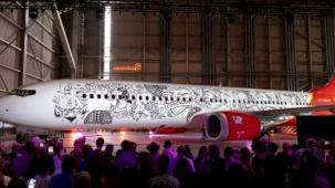 Dünyanın dövme tasarımlı ilk uçağı havalandı