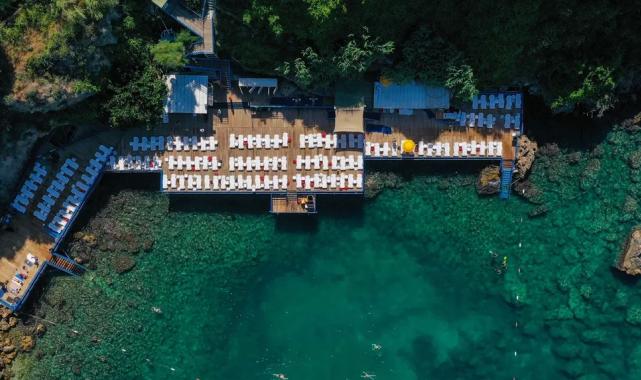 Antalya'nın falezlerinde 'mavi' gurur