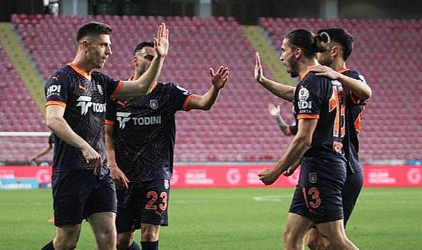 Atakaş Hatayspor 2-4 RAMS Başakşehir (Maç Sonucu)