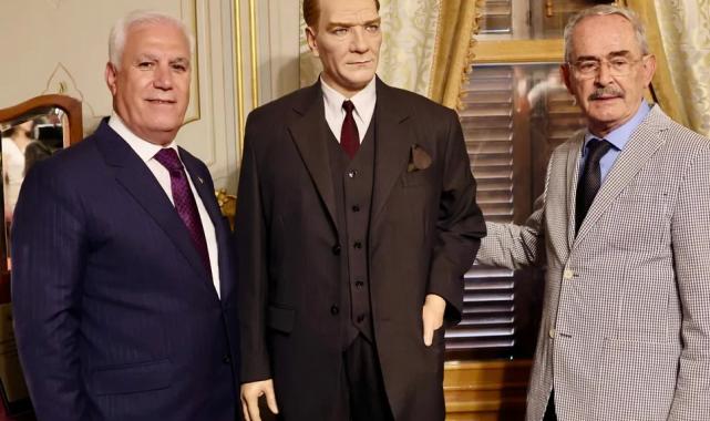 Atatürk’ün balmumu heykeli, Bursa Hünkâr Köşkü’nde