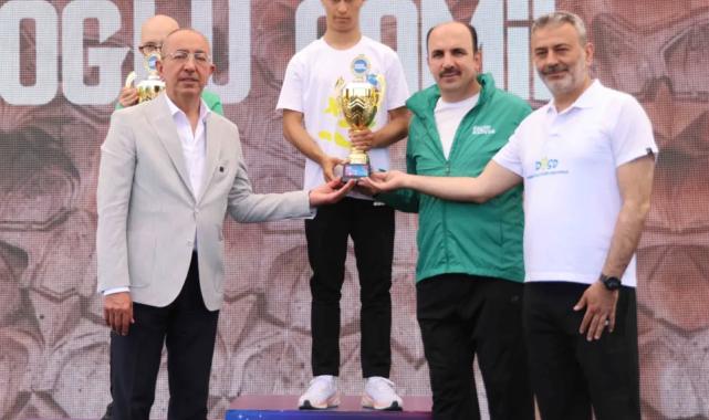 DOSD’un özel çocukları umuda, Muhammed Eren rekora koştu