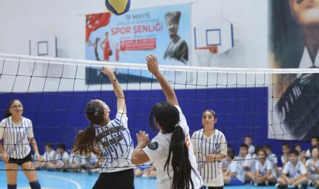 İzmir Karabağlar'da 19 Mayıs Spor Şenliği heyecanı