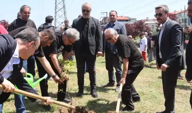 İzmit'te Prof. Dr. Ümit Özdağ Hatıra Ormanı