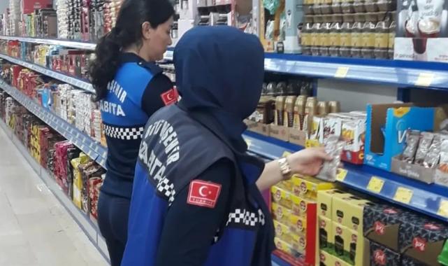 Kocaeli zabıtasından market denetimi