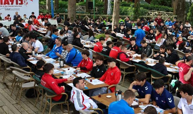 Sakaryalı sporcular Başkan Alemdar'la buluştu