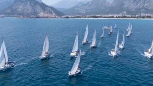 Antalya Körfezi'nde heyecan dolu yarış