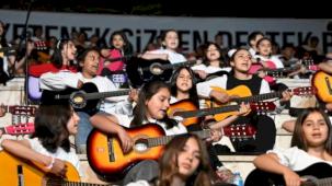 Bursa Gemlik’in genç sanatçıları, 19 Mayıs’ta yeteneklerini sergiledi 