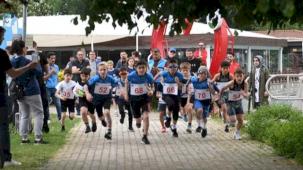 Bursa Osmangazi'de genç sporcuların duatlon heyecanı