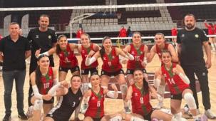 DBB Genç Kadınlar Voleybol Takımı Türkiye Şampiyonası’na galibiyetle başladı