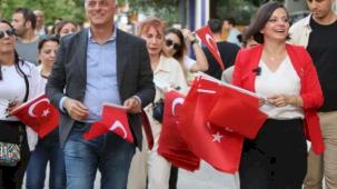 Karabağlar’da 19 Mayıs coşkusu yürüyüşle başladı