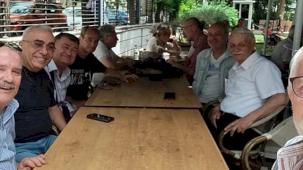 Lise arkadaşları 42 yıl sonra bir araya geldi