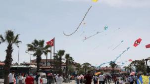 Muğla'da engelsiz uçurtmalar gökyüzünü renklendirdi