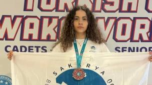 Sakaryalı sporcular madalya kürsüsünü boş bırakmıyor