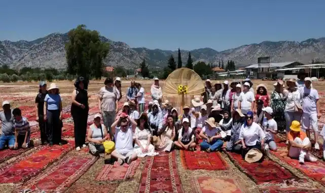 Antalya'da özel gereksinimli çocuklardam kilim tarlalarına ziyaret