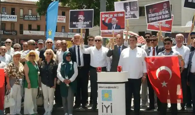 Bursa İYİ Gençlik'ten Atatürk’ün mirasına sahip çıkma çağrısı