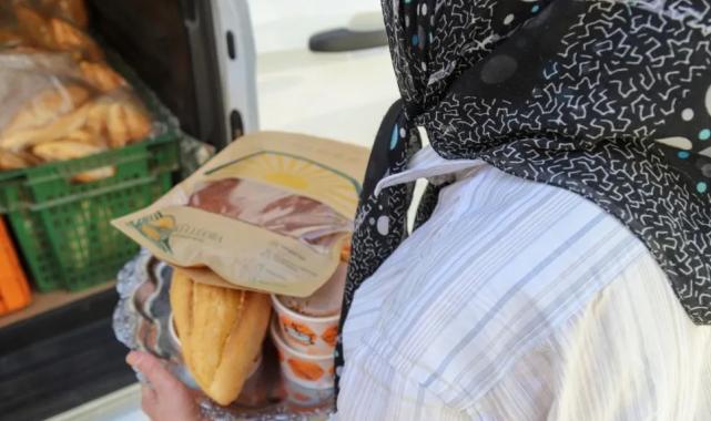 Eskişehir Büyükşehir Aşevi'nden ihtiyaç sahibine Küllüoba Ekmeği