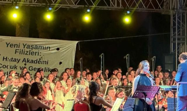 Hatay'da çocuklar ve gençler 'Yeni Yaşamın Filizleri' ile müzikle buluştu