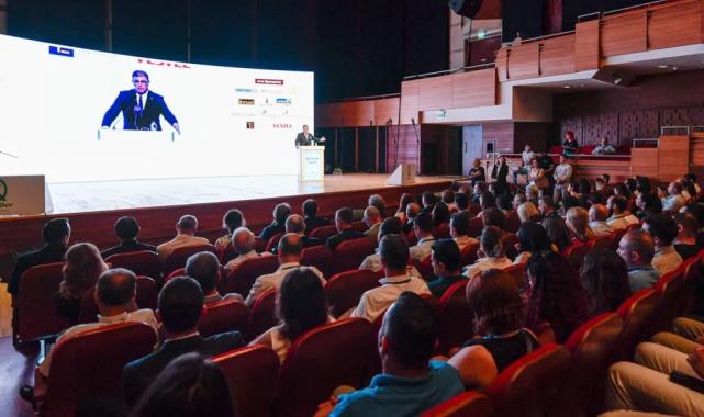 İzmir'de 'mükemmelliği arayış' sempozyumu