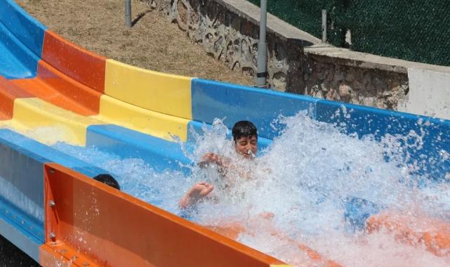 İzmit'te Aquapark'a yoğun ilgi
