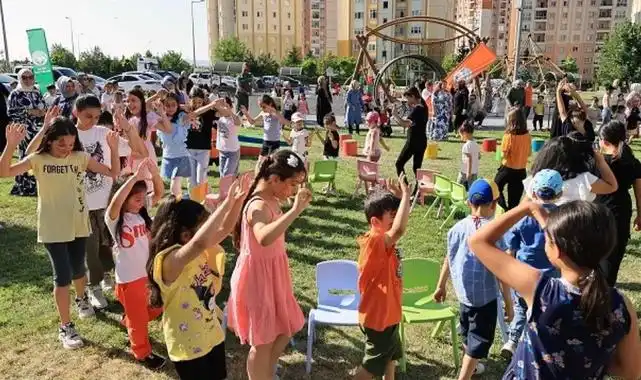Kayseri Talas Belediyesi'nden çocuklara karne hediyesi