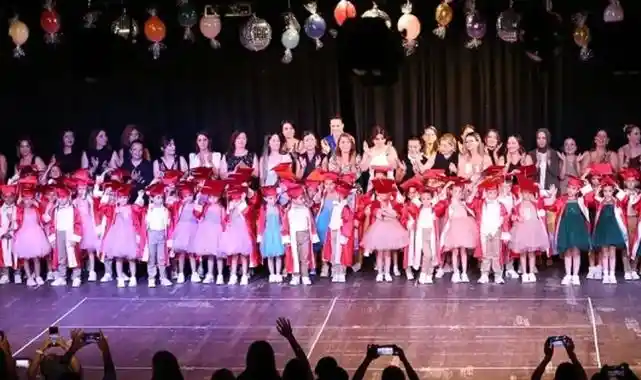Nar Çiçekleri'nde mezuniyet sevinci