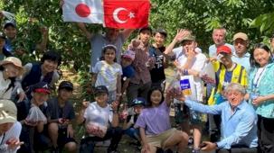 Denizli Büyükşehir’in kültür köprüsü kirazla kuruldu