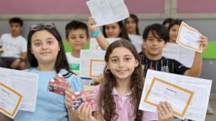 Fatma Şahin'den Gaziantepli çocuklara karne hediyesi