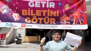 İzmit'te 'karneni getir, biletini götür' etkinliğine yoğun ilgi