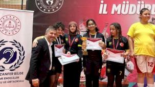 Karamürsel’in işitme engelli öğrencileri masa tenisinde Türkiye'yi gururlandırdı