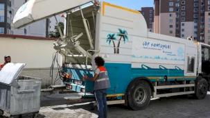 Kayseri Talas'ta konteynerlara parfümlü bakım