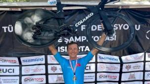 Mudanya'nın bisiklet sporcusu zirveye pedal çevirdi