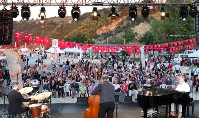 Tirilye Zeytin Çiçeği'ne caz konserli final