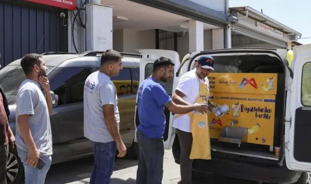 Mersin’de yaz serinliği: 5 yıllık limonata geleneği sürüyor