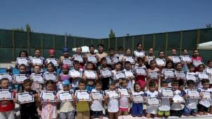 Bursa Büyükşehir Yaz Okulları’nda minik yüzücülerin sertifika heyecanı