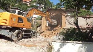 Bursa Osmangazi tehlikeli metruklara yıkım