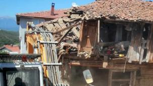 Bursa Osmangazi'de tehlikeli metruklara yıkım