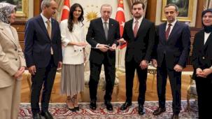 Eski Bakan'ın kızının nişan yüzükleri Külliye'de takıldı