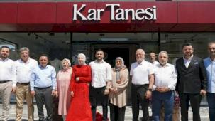 Kayseri Talas'ta Karbeyaz Gelinlik Evi'ne tam not